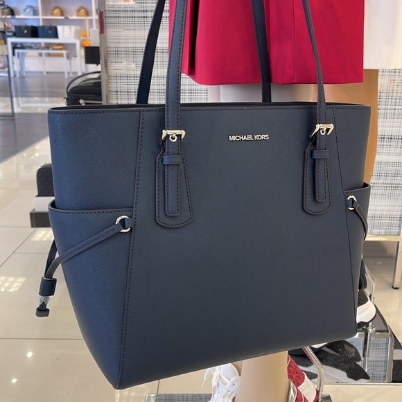 MICHAEL KORS Voyager Large Saffiano Leather EW Tote Shoulder BagNavyNWT